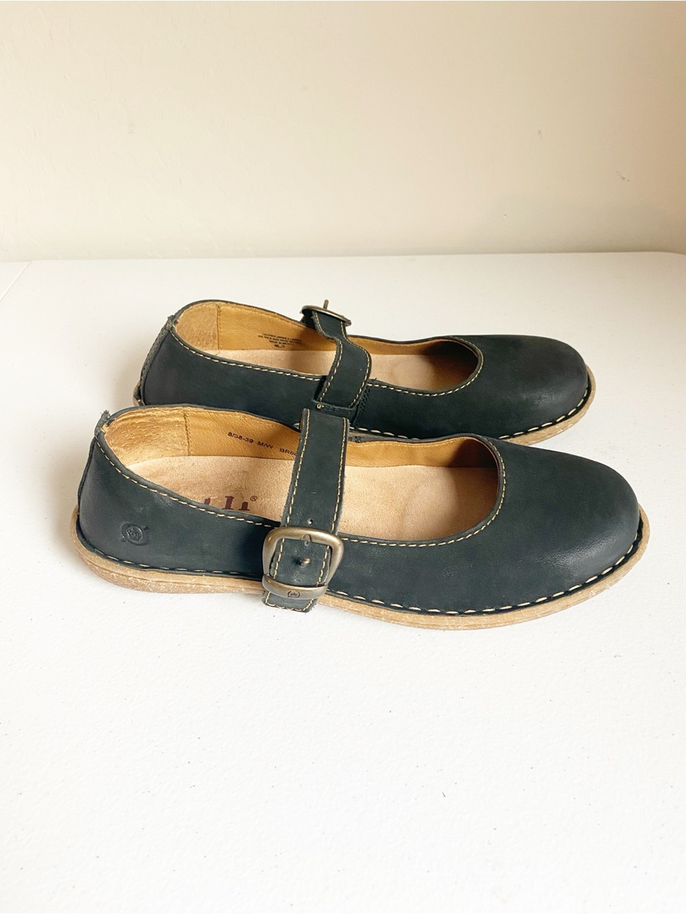 Born Naomi Mary Jane Leather/Nubuck Flats Black Size 8